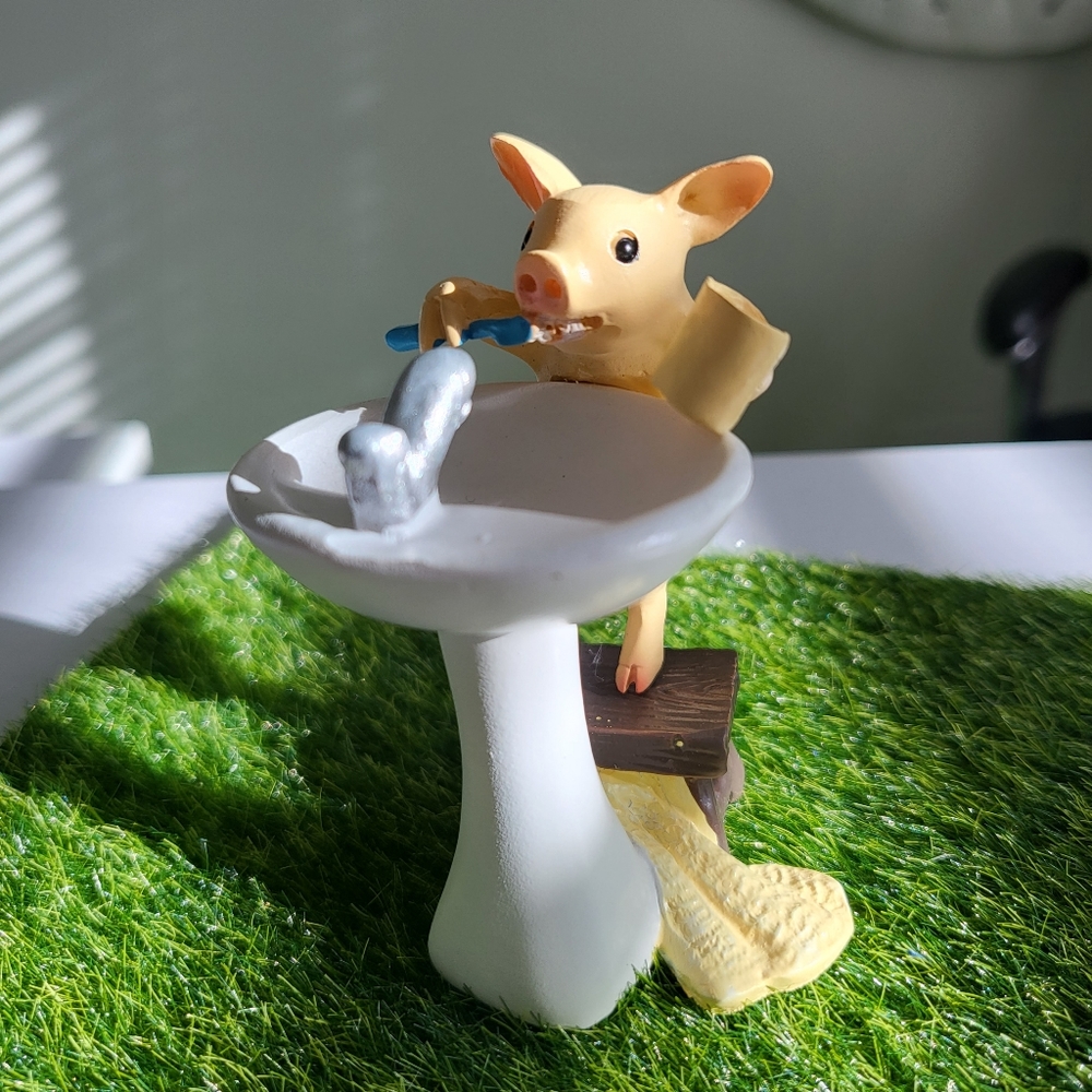 Piglet Figurine Bathroom